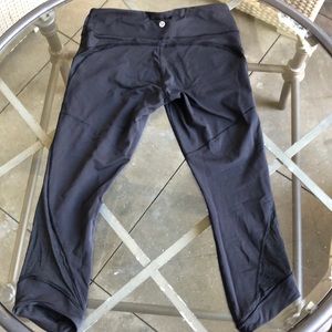Lululemon Cropped Training Pants